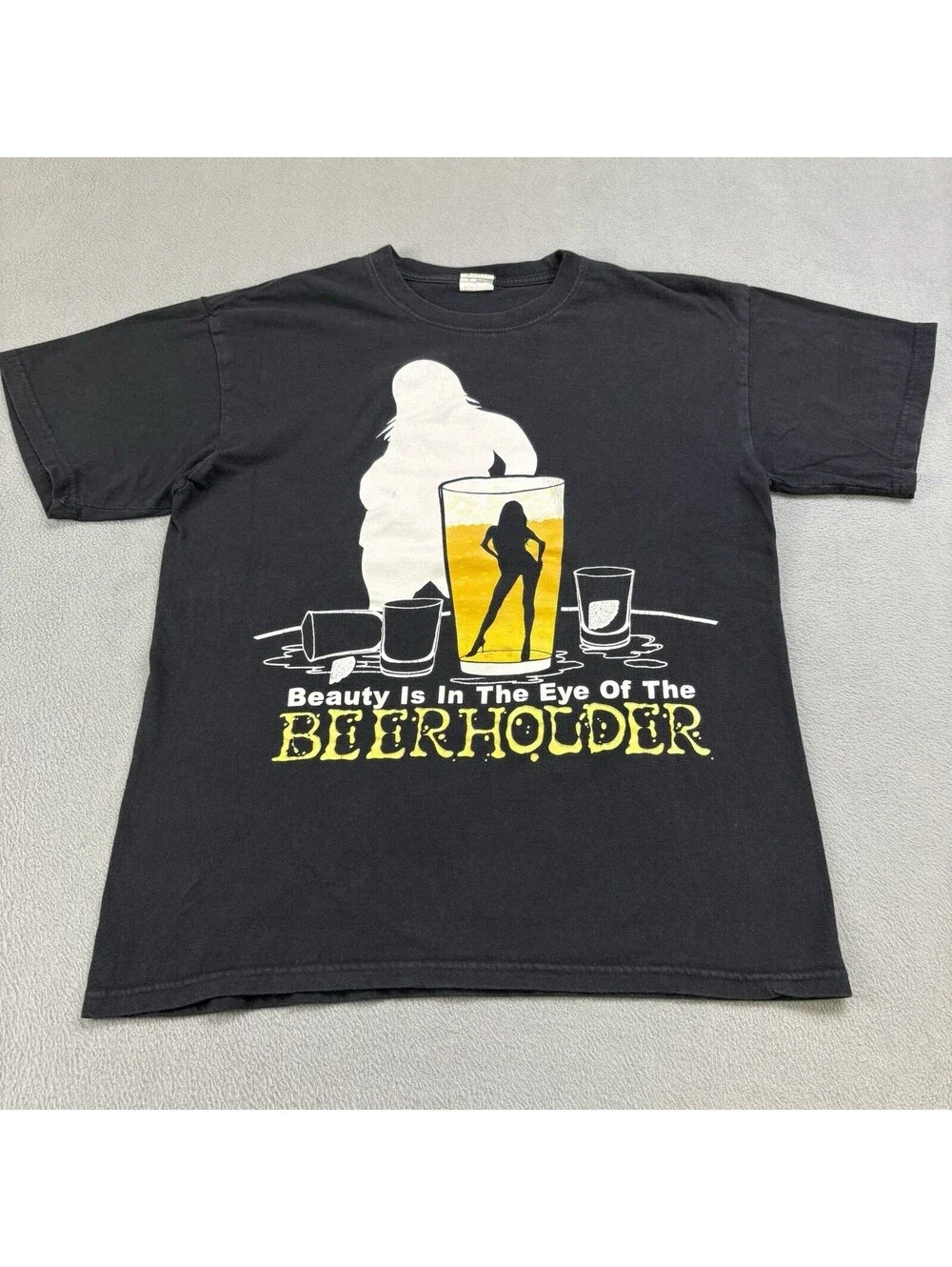 Beauty Is In The Eye Of The Beer Holder T Shirt Size Medium